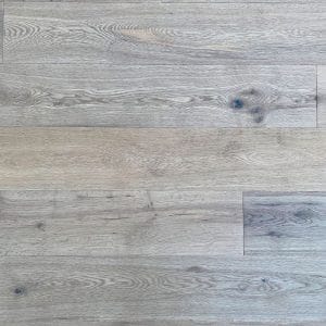 Tarima flotante de madera de roble rústico Barolo.