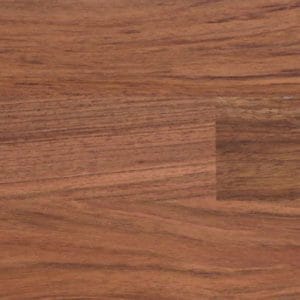 Tarima flotante de jatoba de 3 lamas. Madera tropical de color marrón rojizo con vetas pronunciadas y acabado natural.